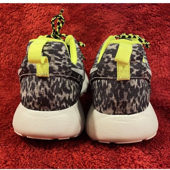 Nike Roshe Run Gray Camo w/ Neon Green Sneakers Women's Size 10 Running Shoes - Picture 6 of 10